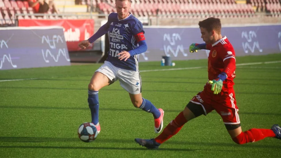 Sebastian Nygårds stod för två av målen när IFK kryssade mot Harg.
