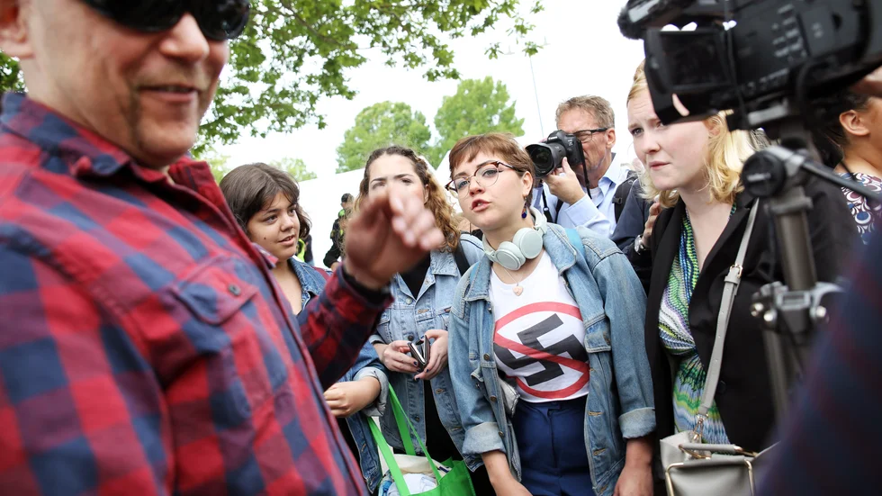 "NMR sa att de skulle krascha festen och försökte vara en outsider mot eliten," säger journalisten David Baas om Amedalsveckan 2018, när de hyrde mark vid hamnen under veckans tre sista dagar.