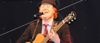 Idol-Maximilian sjunger på KFV-mässan