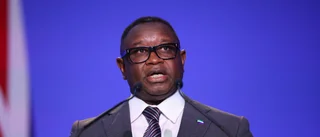 Sierra Leones president återvald – fuskanklagas
