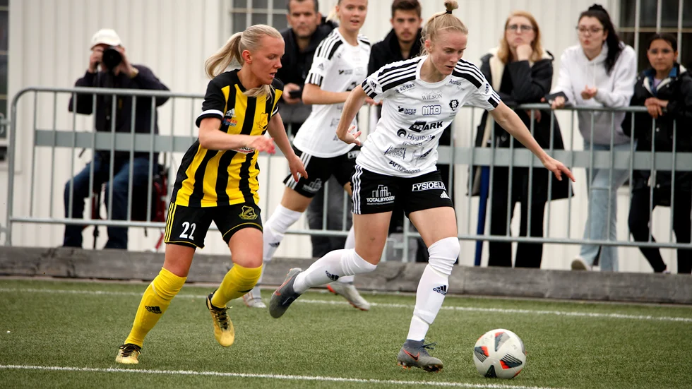 Ina Burström vann skytteligan överlägset i division 1, nu funderar på framtiden. 