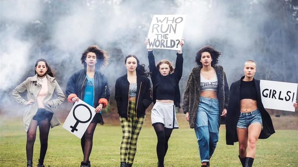 Det går hiskeligt sakta för det där med girlpower.