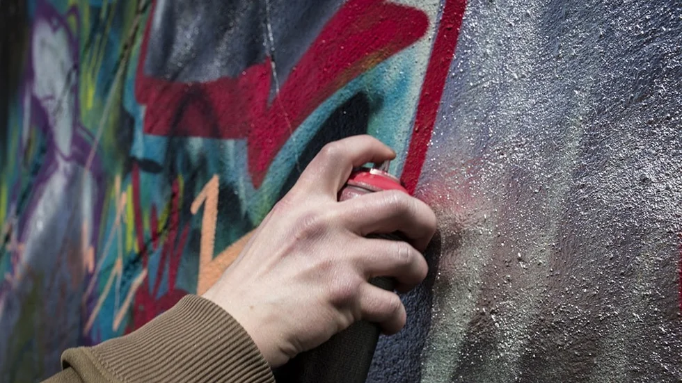 Det är ingen skillnad på graffiti och klotter, anser insändarskribenten.