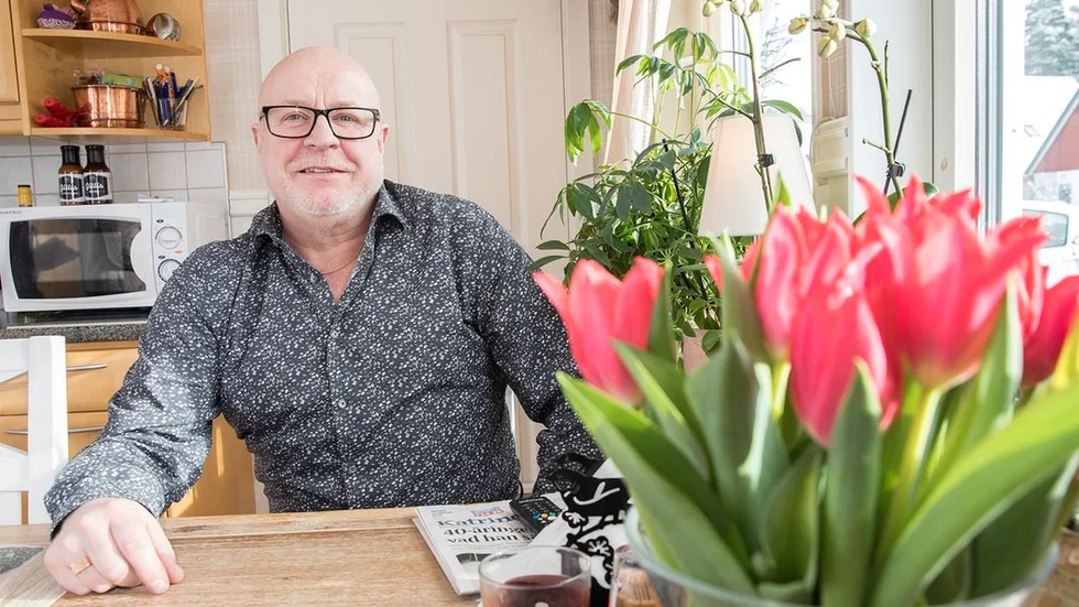 "Så länge man får vara frisk och klar i huvudet är det inga problem. Man har ju uppnått alla mål med barn och barnbarn, och fått resa lite", säger Michael Larsson om att fylla 60 år.