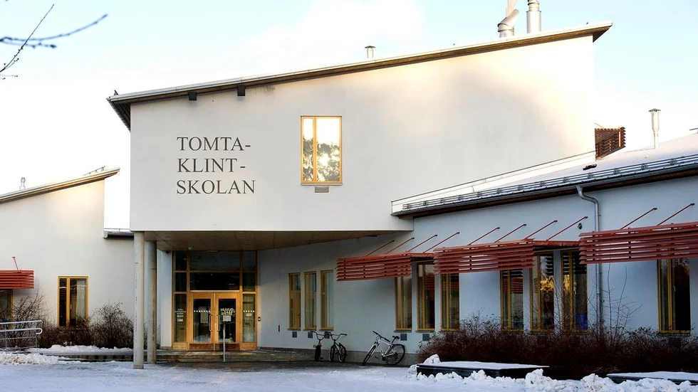 Missnöjet med ledningen på Tomtaklintskolan var massivt och i mars tvingades rektorn sluta.