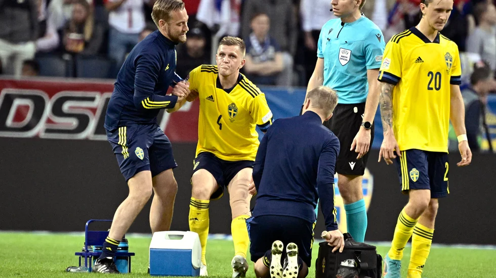 Joakim Nilsson utgick skadad i Nations League-mötet med Serbien.