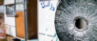 Kvinna sköts i bröstet men en man var måltavlan – två män åtalas för mordförsök vid husvagn