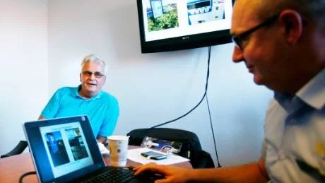 Nästan överens. I går hade regionens man  Tommy Gardell och handelns företrädare Magnus Larsson en lång diskussion som slutade med nya regler för parkering vintertid. Avgifterna på sommaren är de ännu oense om.