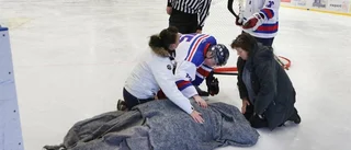 UPPDATERAD: Hockeyspelare allvarligt skadad