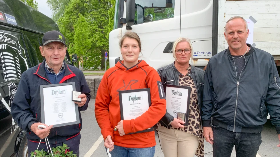 Årets Tjällmobo gånger tre - marknaden har vilat de senaste två åren. Från vänster: Weine Eriksson, Ulrika Johansson, Mona och Jögga Österberg.