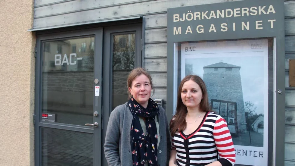 Anna Norberg är platsansvarig på BAC i Visby och Liene Vecvagare organiserar ungdomdprojektet ”I båtflyktingarnas Spår”.