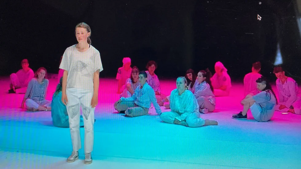 Amanda Piña och dansgruppen Tira Kuna medverkar i "Bergspråk" på Havremagasinet i Boden.
