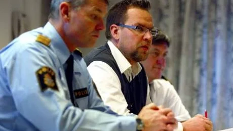 Poliser. Informationsansvarige Dan Paulsen, förundersökningsledare Fredrik Persson och kriminalavdelningens chef Magnus Frank efterlyser tips från allmänheten. Trots ett 60-tal förhör hade de i går inte mycket konkret att gå på.
