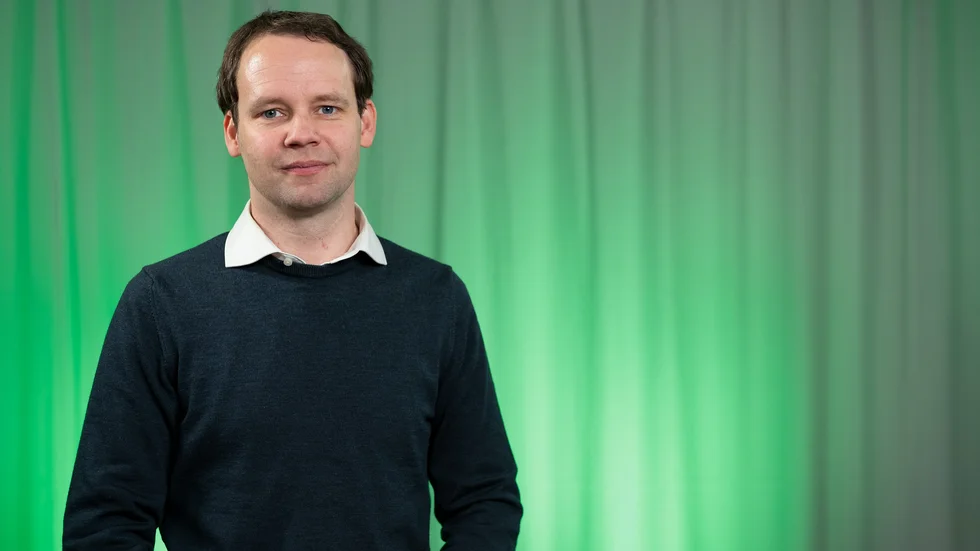 Ska vi ha en chans att stoppa det europeiska beroendet av rysk olja måste transportsektorn ställa om, skriver Rickard Nordin (C).