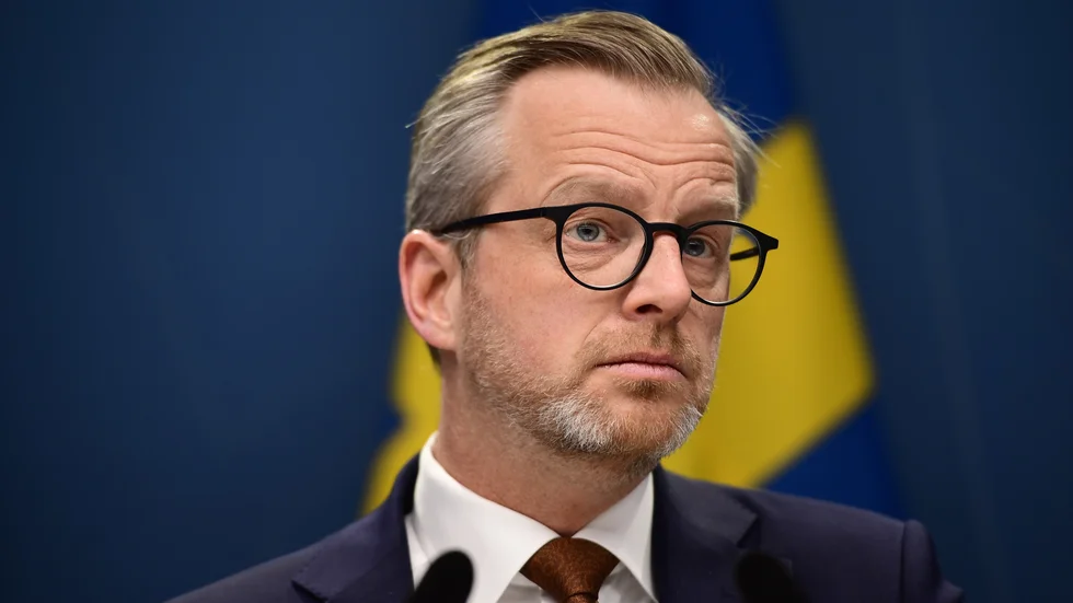 Finansminister Mikael Damberg (S) vänder sig till EU för ytterligare skattejusteringar på bensin och diesel. Arkivbild.