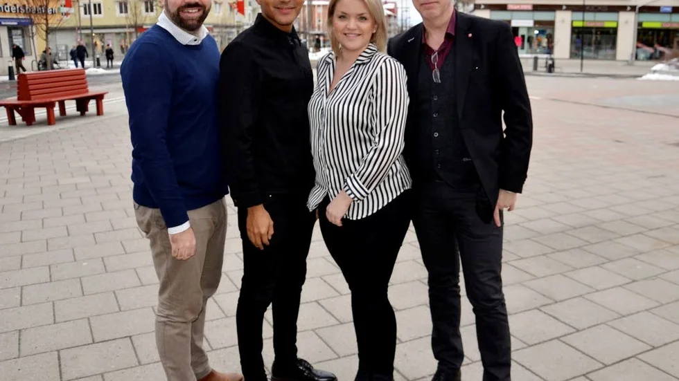 På norrbottens ombudsträff i Boden fanns fr v  riksdagsmannen Fredrik Lund Sammeli, SSU-ordförande Philip Botström, Evelina Harr, ombud och Anders Öberg, ombud och landstingsråd.