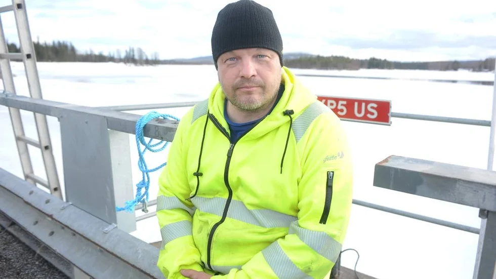 Kritisk. Sävasttränaren Anders Stridsman vill inte att hans lag ska behöva spela matcher utan linjemän i division 4.