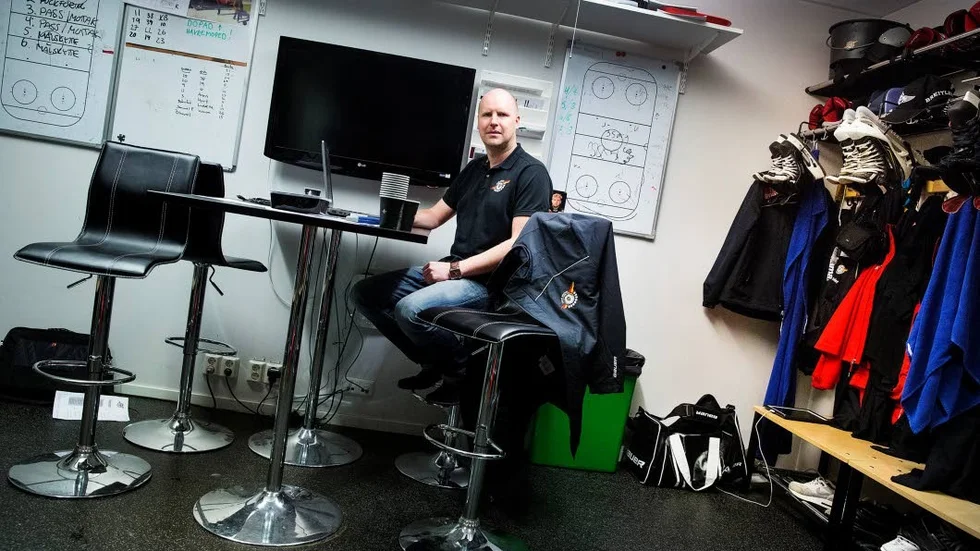 Håller ögonen öppna. Nya general managern Ulf Engman säger att Luleå Hockey kan värva en ny spelare – om de hittar rätt spelare.