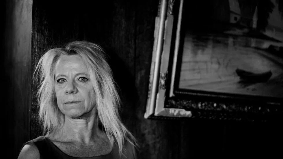 Marie Silkebergs bok "Atlantis" speglar den förtvivlan som många delar över tillståndet i världen. En bok som ställer  stora krav på läsaren, menar Kurirens recensent Sven Nyberg.