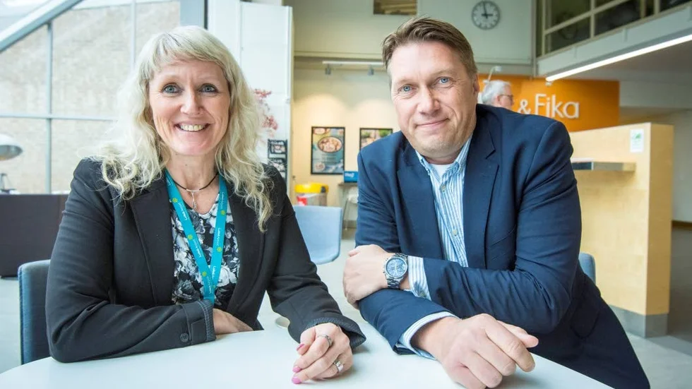 Presenterades. Luleå Airports flygplanschef Ann-Christin Viklund och TUI:s informationschef Mathias Bergendahl.
