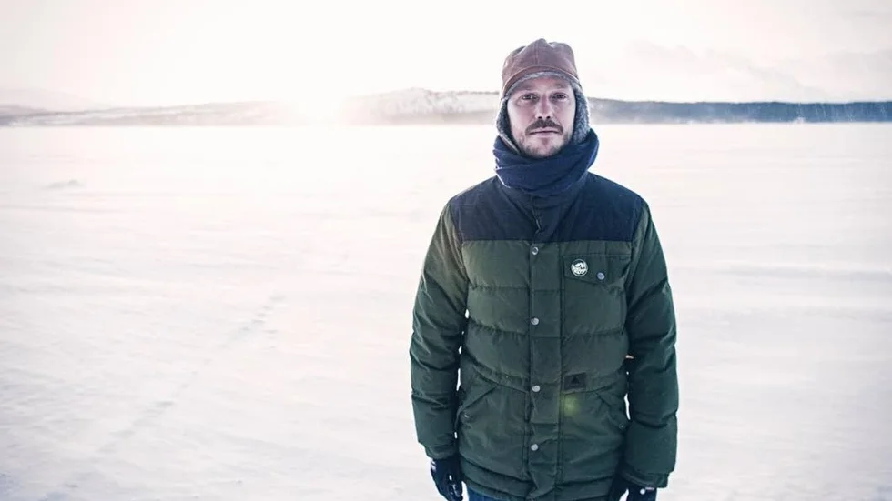 Eget uttryck. På nya albumet "Allting kommer att bli bra" har Johan Airijoki tagit hjälp av bandet Malmfältens Rockklubb för att bredda sitt sound.