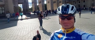 De cyklade från Tjeckien för välgörenhet