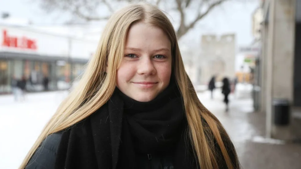 Lön. Elsa Eklund, Visby, går fortafarande i skolan men tänker att lön är en viktig jämställdhetsfråga. "Det är mycket orättvisor där, har man hört".