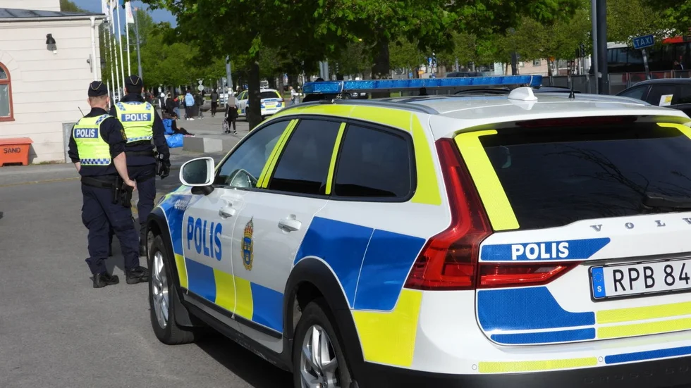 Polisen fick rycka ut till resecentrum på fredagen där flera personer var inblandade i ett bråk.