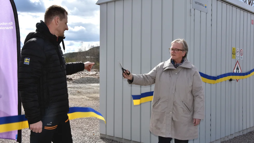 Invigning! Patrik Appelgren och Anne Jakobsson vid förrättningen.