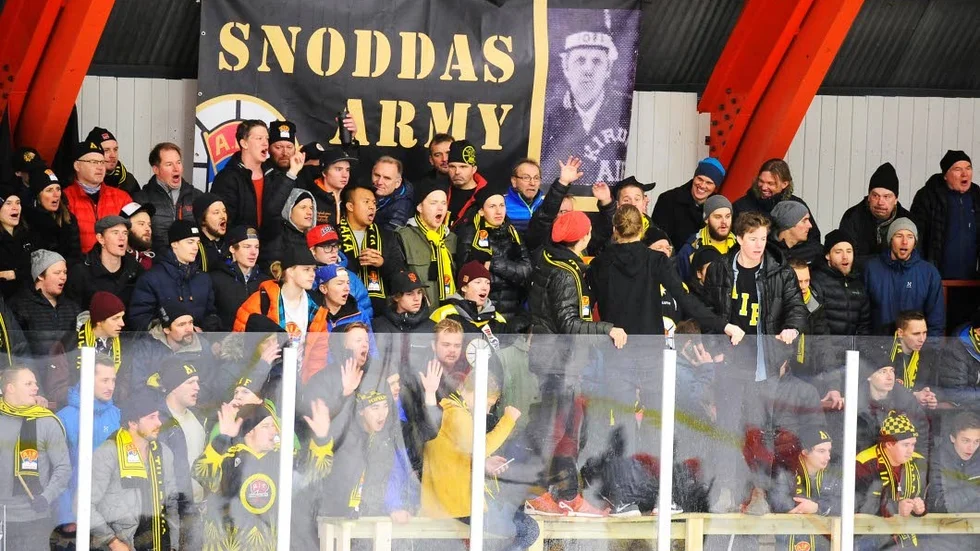 Stöd. Kiruna AIF har haft ett stort stöd från klacken Snoddas army.