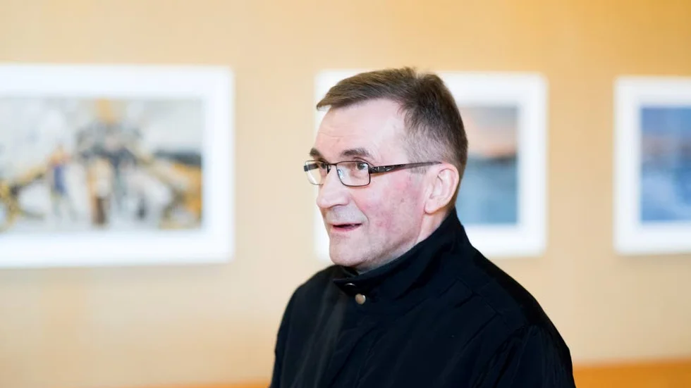 Roger Suup lade först ner sin röst i omröstningen av detaljplanen för etapp 2 (delar av centrum) och röstade sedan ja till etapp 3 (norra delar av centrala kiruna, bland annat polishuset).