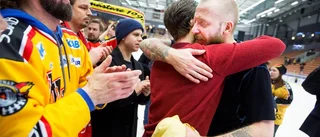 "Bara upp med Janne Sandströms tröja i taket"