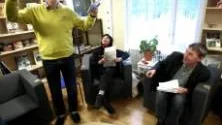 reagerar. Förvaltningschefen Lars Danielson tycker GT:s fråga om förtroende är befogad och utvecklar sitt resonemang om medborgarenkäter. Lyssnar gör Anne Ståhl Mousa (s) och Stefan Nypelius (c).