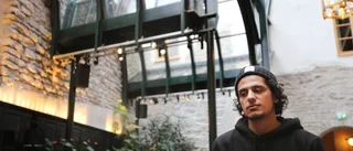Ali får hjälp av hotellkungen