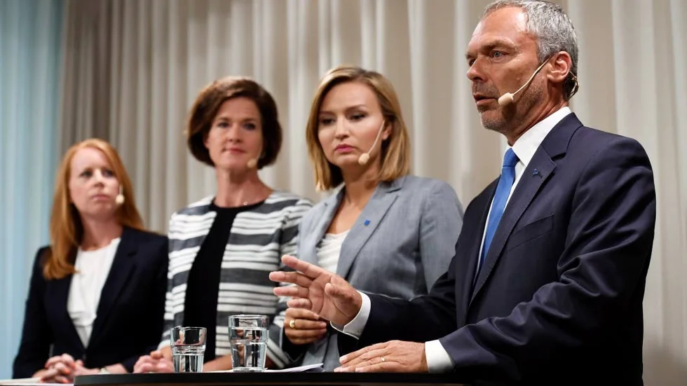 Ovisst. Sverige befinner sig återigen i otydliga politiska marker.