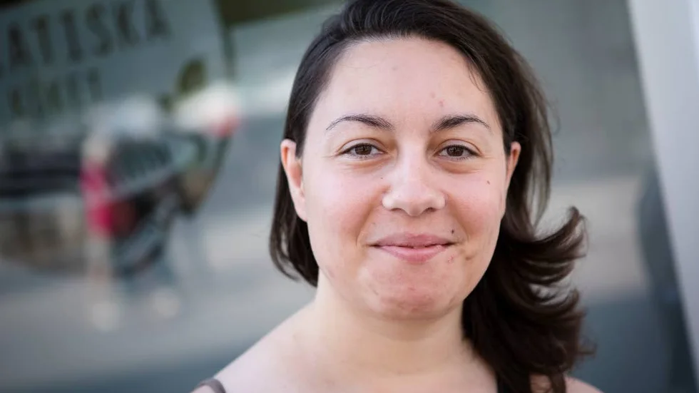 Ellen Silverhatt, 32 år, Katrineholm: 

"Det är mer ett sinnestillstånd, man är inte sin ålder. Medelålders är ofta förknippat med en kris. Själv bryr jag mig varken om min egen eller andras ålder."