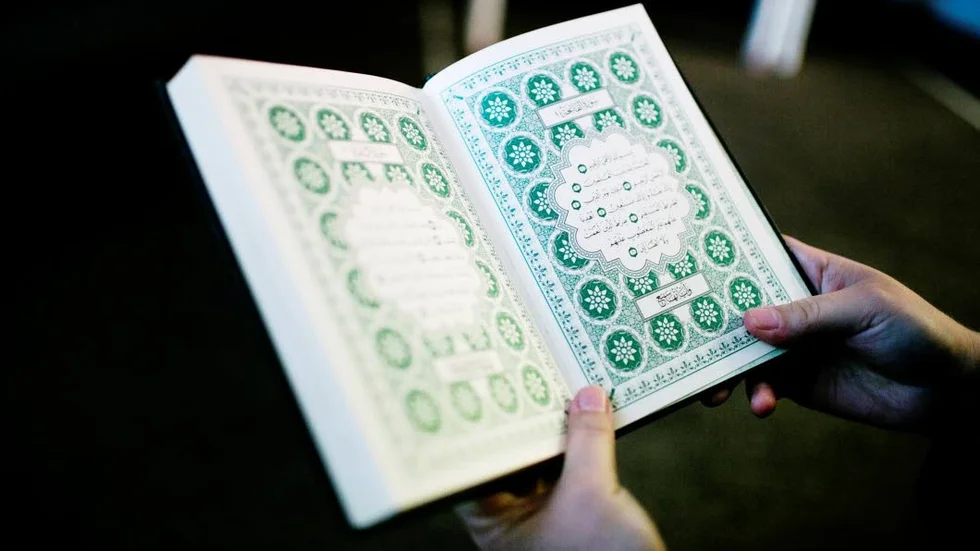 Salafismen är en ortodox och bokstavstrogen minoritetstolkning av sunnitisk islam som förespråkar separatism och sharialagar.