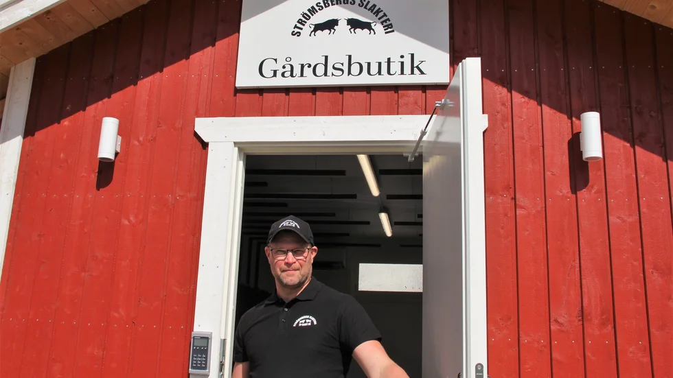 Nu öppnar Jonas Ronnerfors på Strömsbergs slakteri gårdsbutik i Tierp. "Det ska bli jättekul", säger han.
