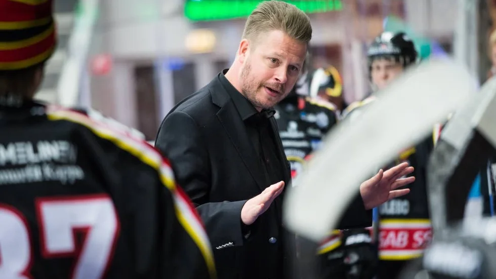 Första. Fredrik Glader och Luleå Hockey/MSSK är ute efter säsongens första hemmaseger.