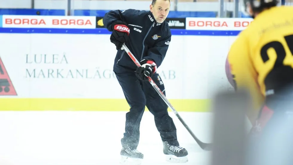 Stor trupp. När Johan Harju och så smånigom Janne Sandström är tillbaka så har Luleå 15 forwards och åtta backar att tillgå.