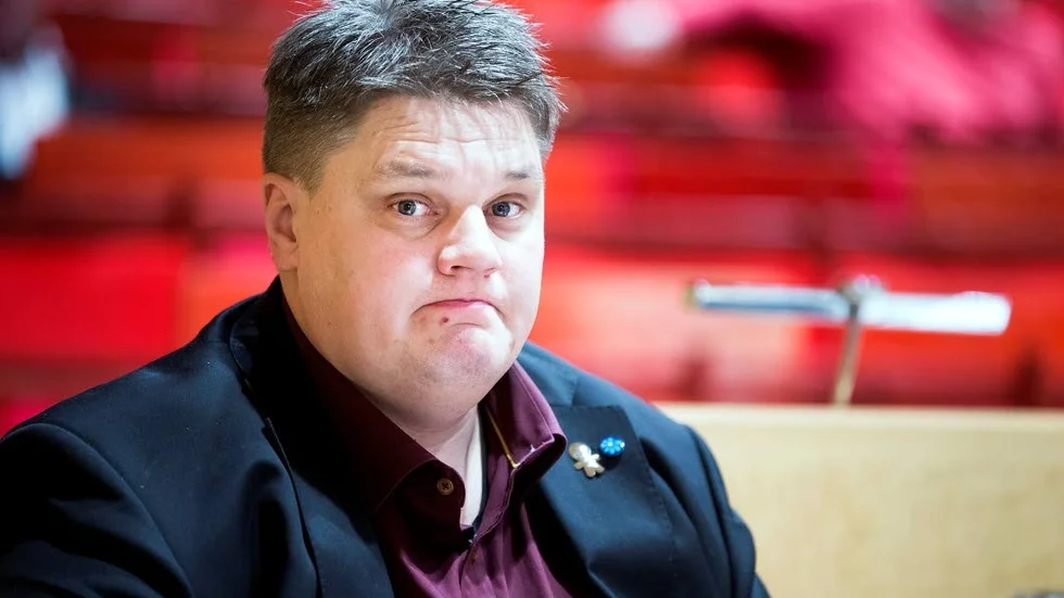 "Det har varit stormar inom SD förut och vi hade hoppats att vi hade 'landat' nu men tydligen inte. Det kan nog krävas en extrastämma för att lösa alla knutar, när dammet har lagt sig", säger Magnus Häggblad, andre vice ordförande för SD Norrbotten.