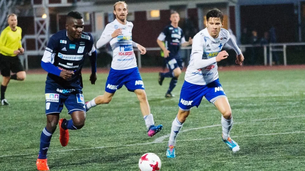 Nytt. Det blir ett nytt konstgräs på Skogsvallen nästa år.