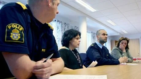 Polismästare Johan Grenfors, Maya Heckscher från socialtjänsten, Ayman Aboulaich vid polisens ungdomsenhet, samt Ancie Eklöf på ungdomsgruppen.