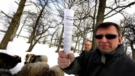 Besviken. Beskedet från jordbruksministern var det som Peter Olsson hade väntat sig. Ändå känner han en viss besvikelse efter att budkavlen överlämnats.  Arkivbild: Henrik Radhe