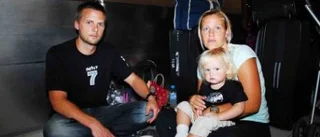 Familjen Pettersson tvingas stanna en vecka i Thailand