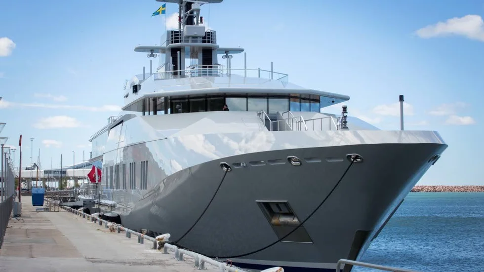 Lyxyachten är värd 75 miljoner dollar.