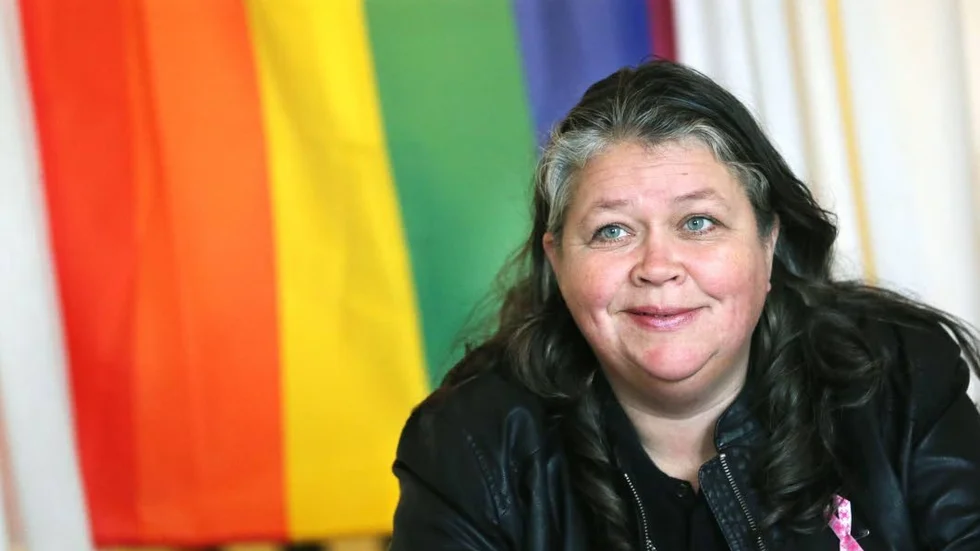 Pia Tortelius deltar med Visby domkyrkoförsamling i Gotland Pride.