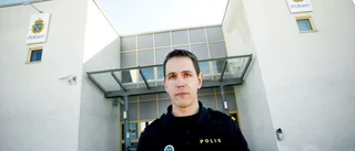 Polis: "Det är ett knivstick i ryggen"