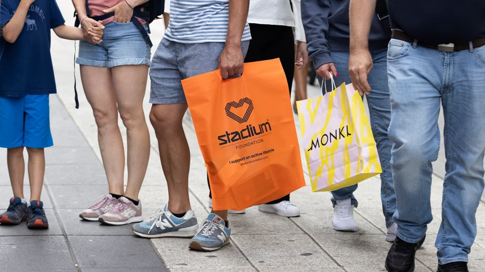 Svensk konjunktur på dekis. Hushållens konsumtion fortsätter att minska. Arkivbild.