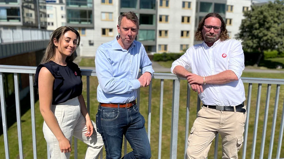 Socialdemokraternas oppositionsråd Maria Sayeler Behnam, Olle Vikmång och Andreas Bohlin fokuserar sin skuggbudget på brottsförebyggande insatser. Skolan och minskad segregering är högt prioriterade.